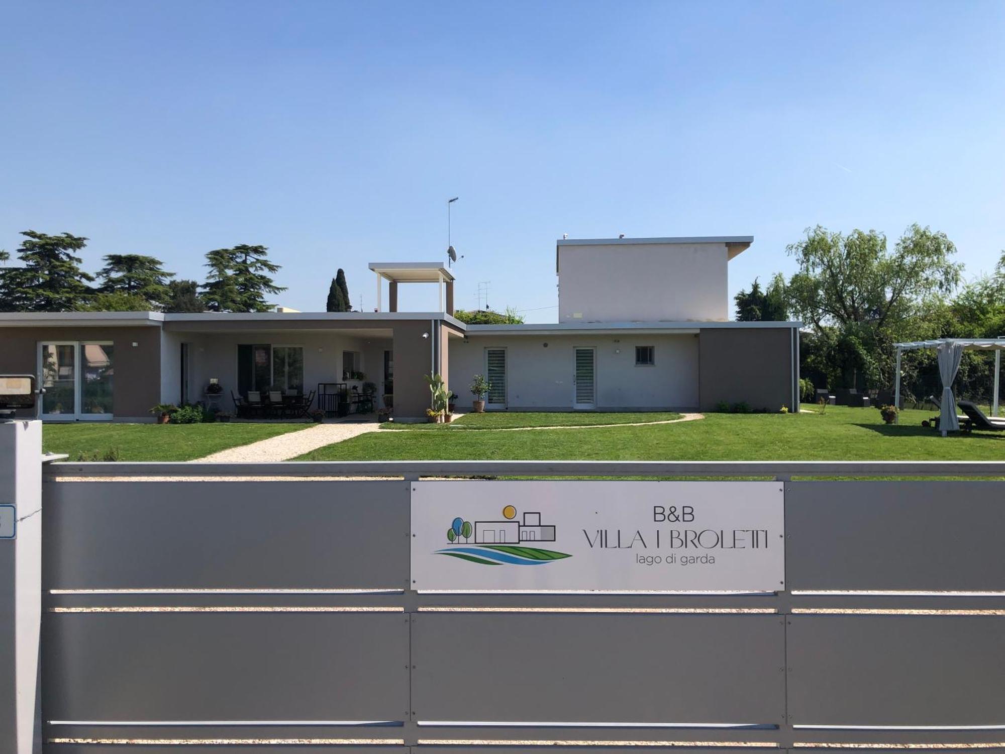I Broletti Del Garda Hotel Pacengo Di Lazise Екстериор снимка