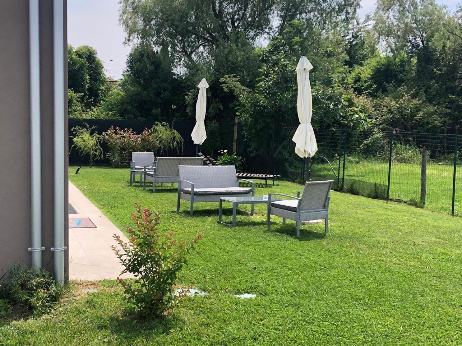 I Broletti Del Garda Hotel Pacengo Di Lazise Екстериор снимка
